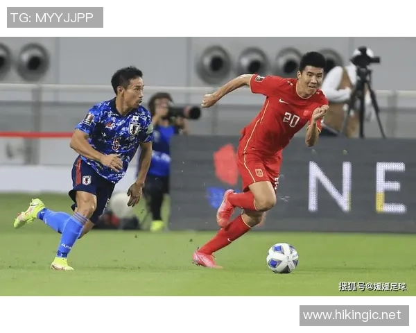 德黑兰球队迎战迪拜阿赫利展开激烈较量争夺亚洲足球荣耀